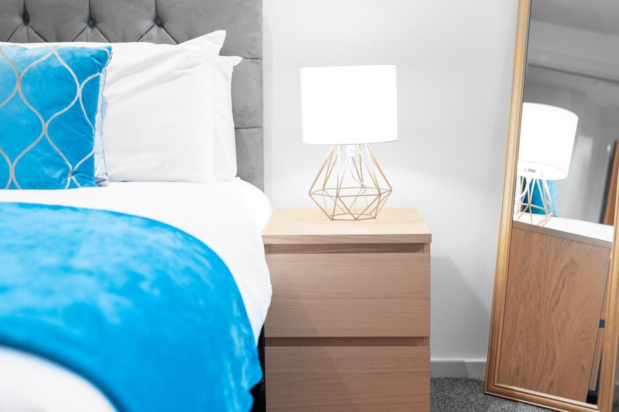 Appartement Centre - 2 Bedroom - Secure Parking - Rated - 201m *